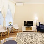 Jolie Flat In The Heart Of The City