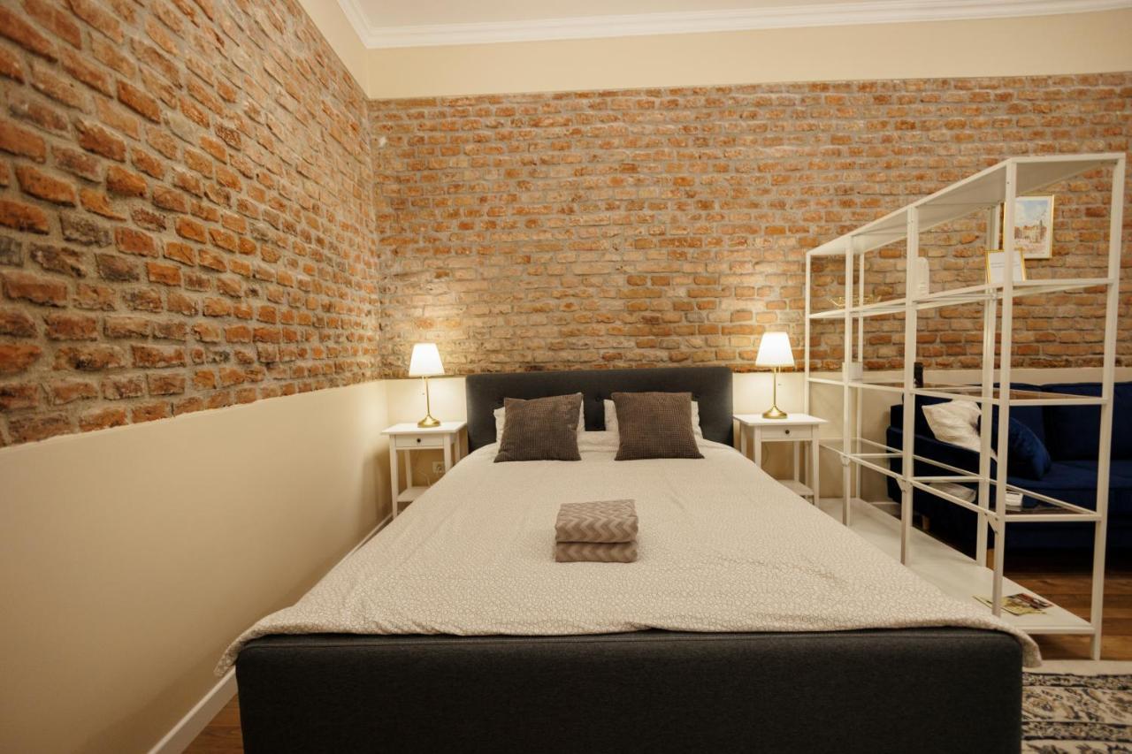 Jolie Flat In The Heart Of The