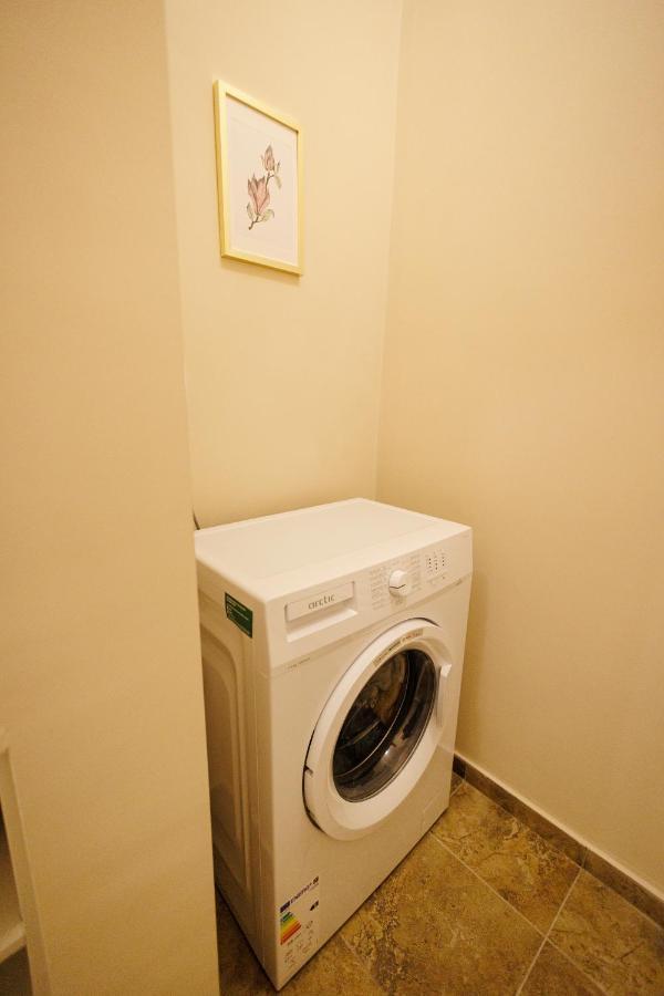 Jolie Flat In The Heart Of The
