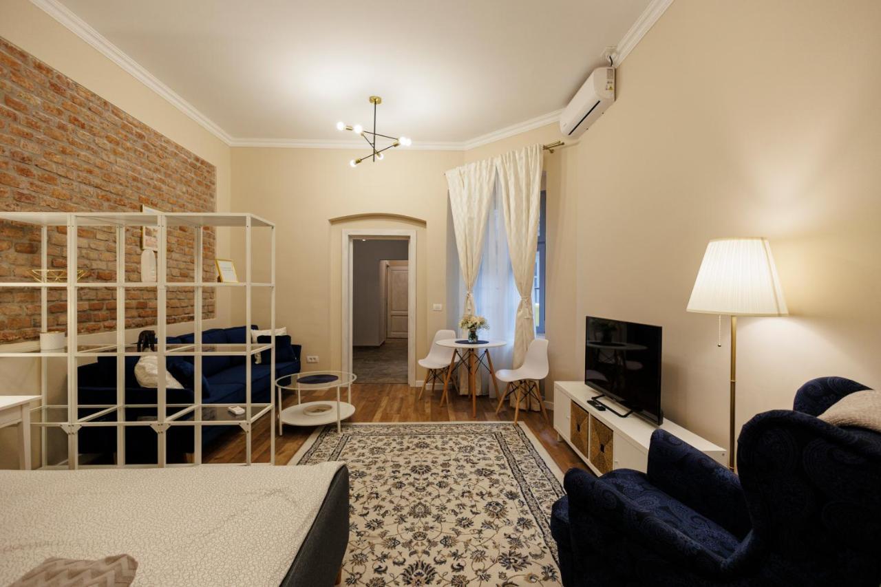 Jolie Flat In The Heart Of The *